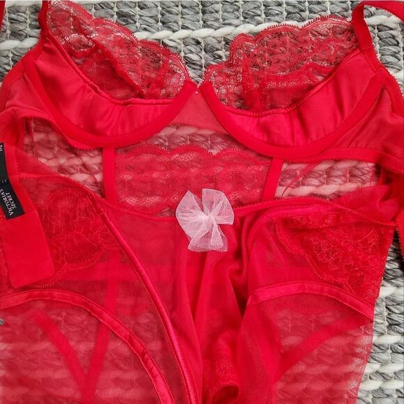 Victoria's Secret Red Lace Unlined Corset Teddy Size 36C - Picture 6 of 9